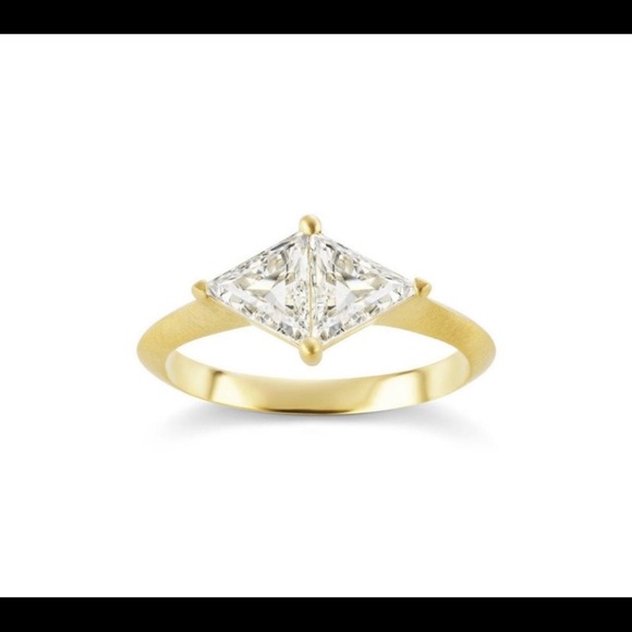 CUSTOM UNIQUE DIAMOND RING VVS ENGAGEMENT  TRILLION - Picture 1 of 5